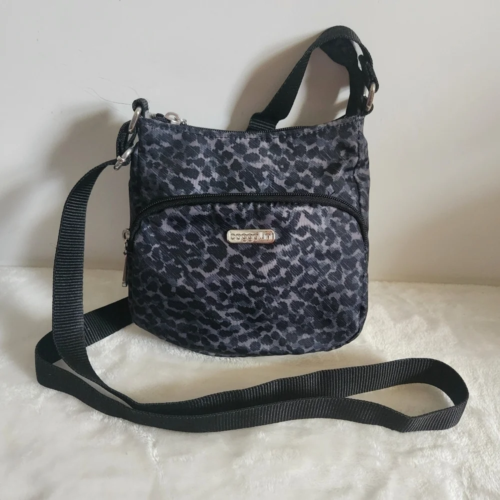 Baggallini Joey Black Gray Charcoal Cheetah Mini Crossbody Bag Purse